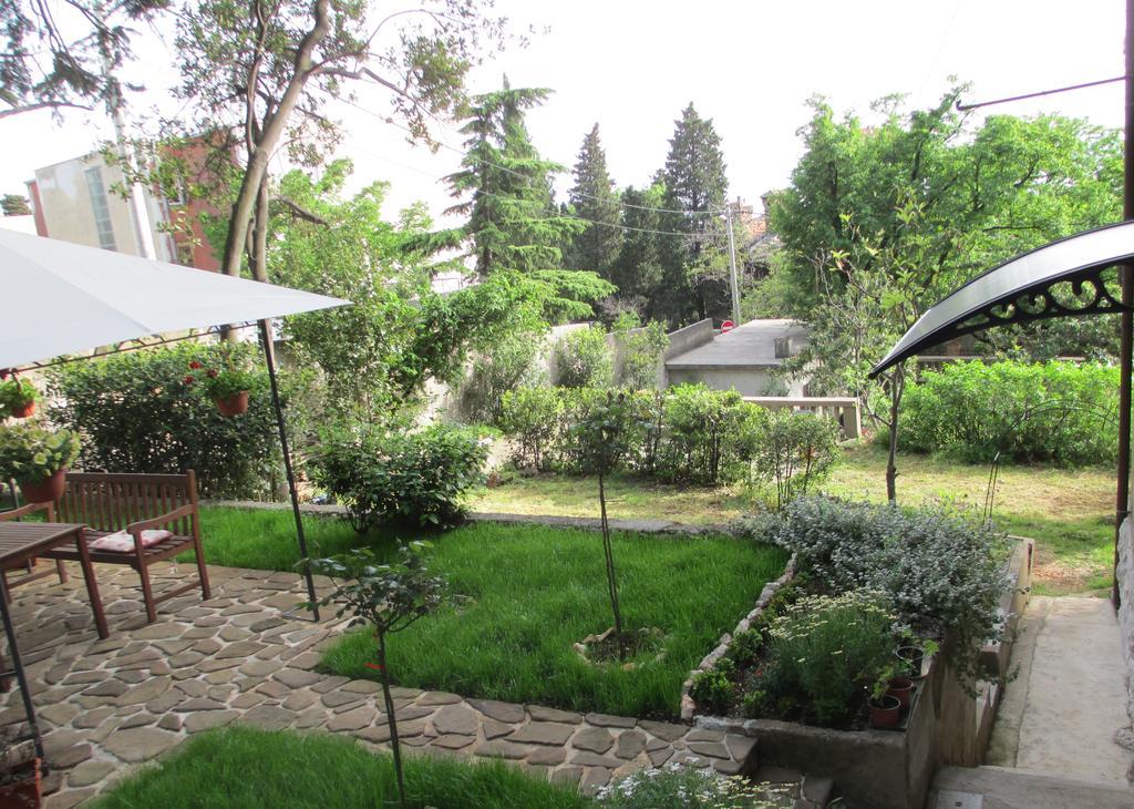 Apartment Villa Edmea Rijeka Exteriör bild